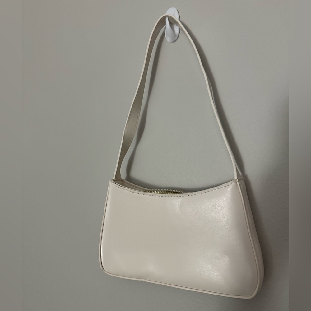Elegant Cream Shoulder Bag